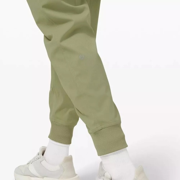 NWT Lululemon Dance Studio Joggers - Picture 2 of 10